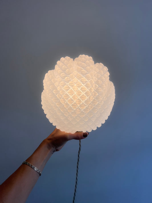SINGLE SHELL MURANO WALL LIGHT