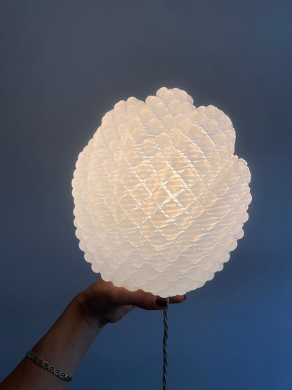 SINGLE SHELL MURANO WALL LIGHT
