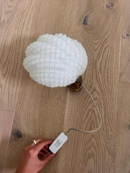 SINGLE SHELL MURANO WALL LIGHT