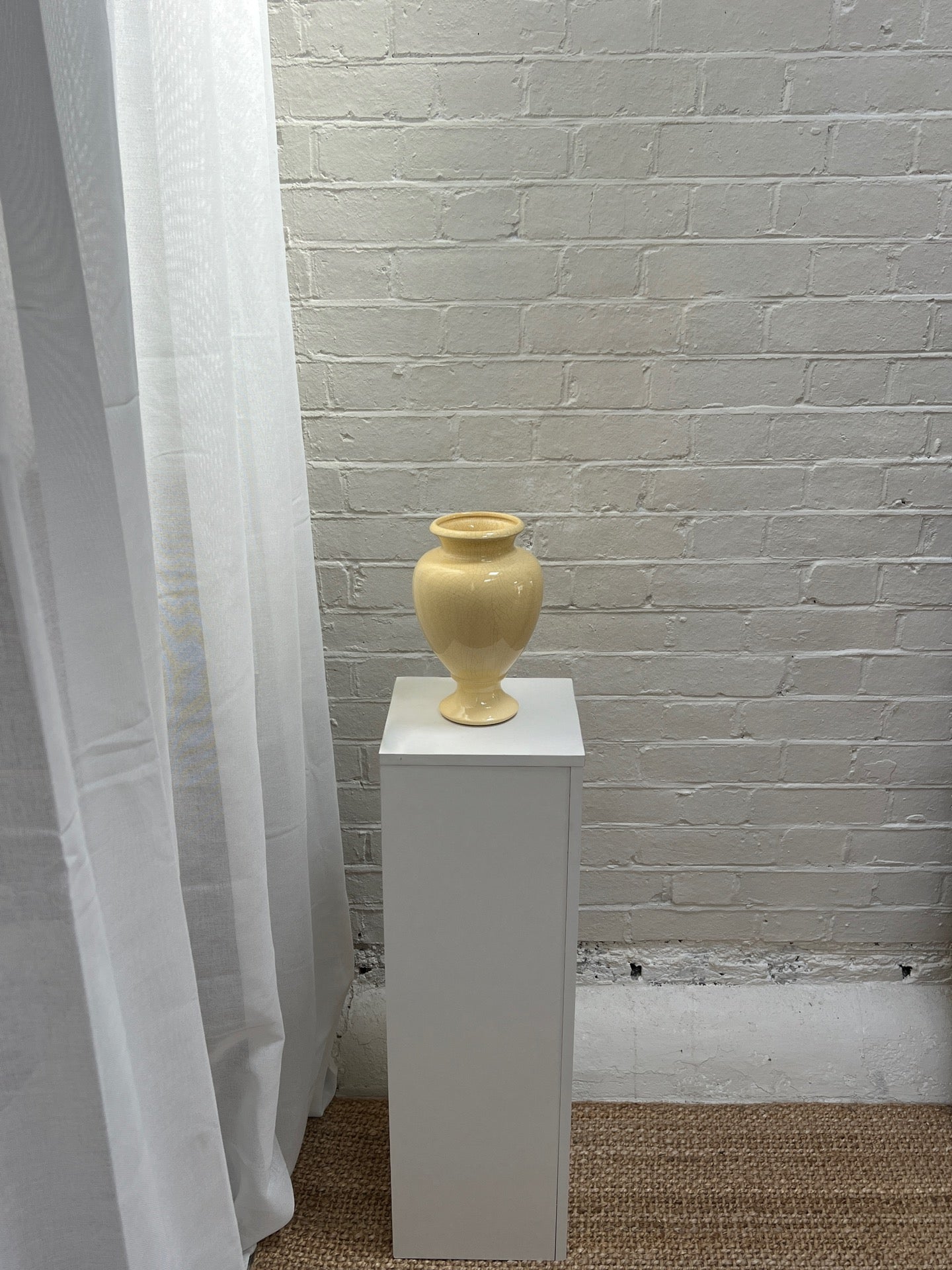 BUTTER YELLOW VASE