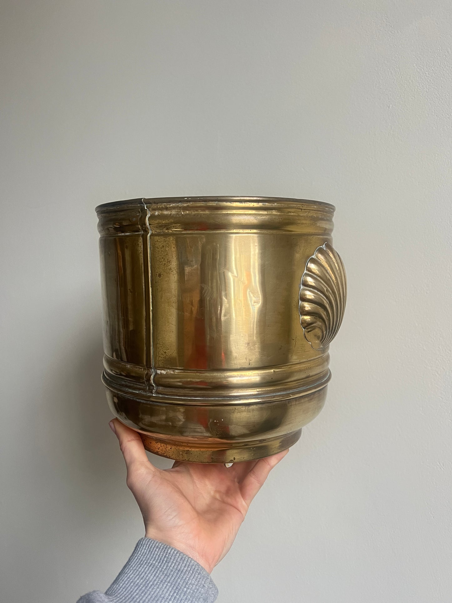 BRASS SHELL POT