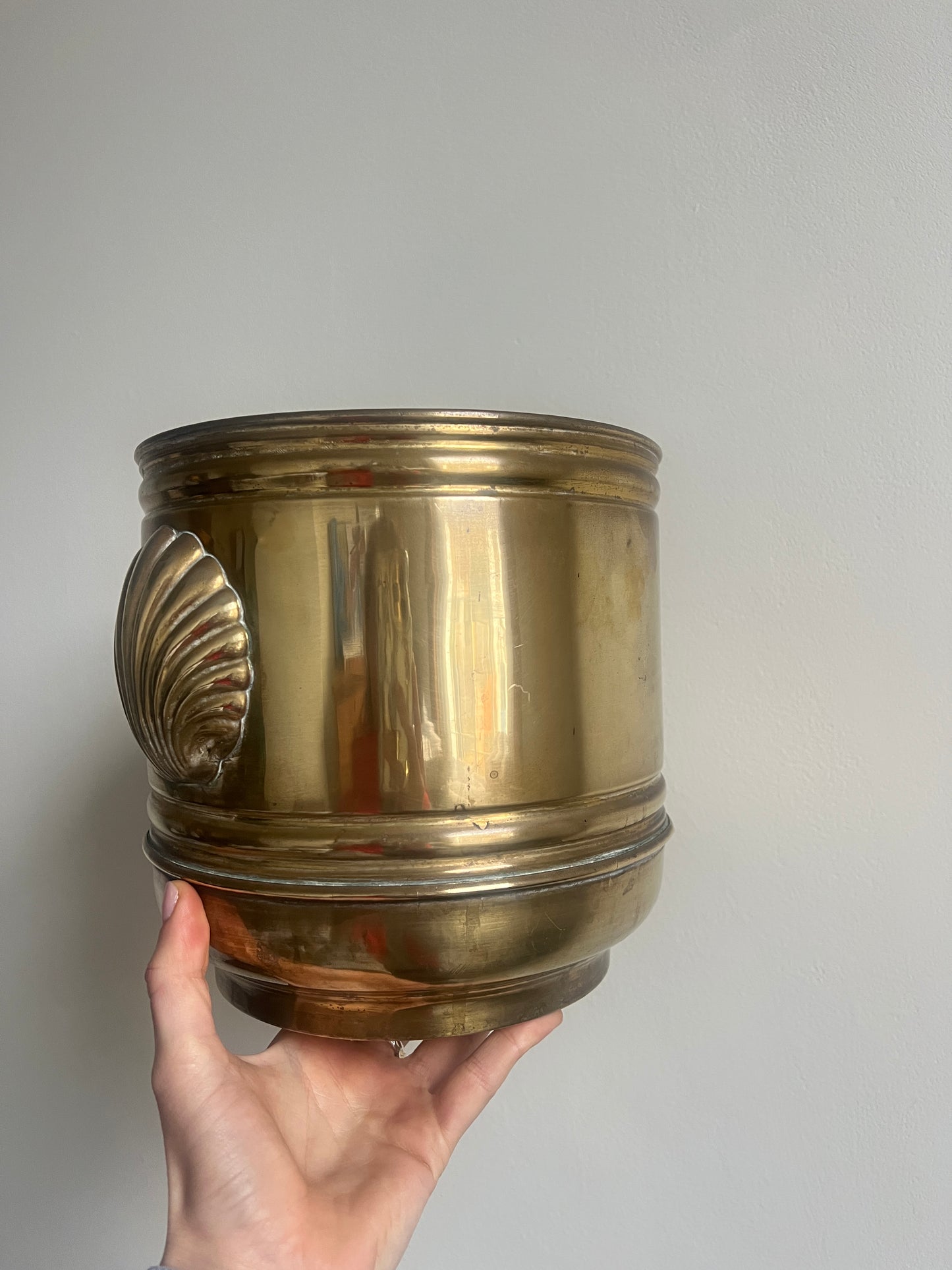 BRASS SHELL POT