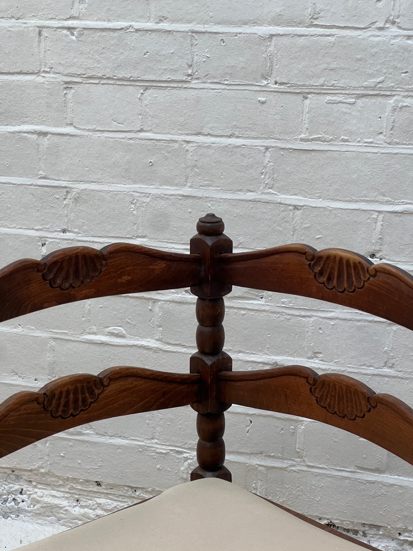 SHELL BOBBIN CORNER SEAT