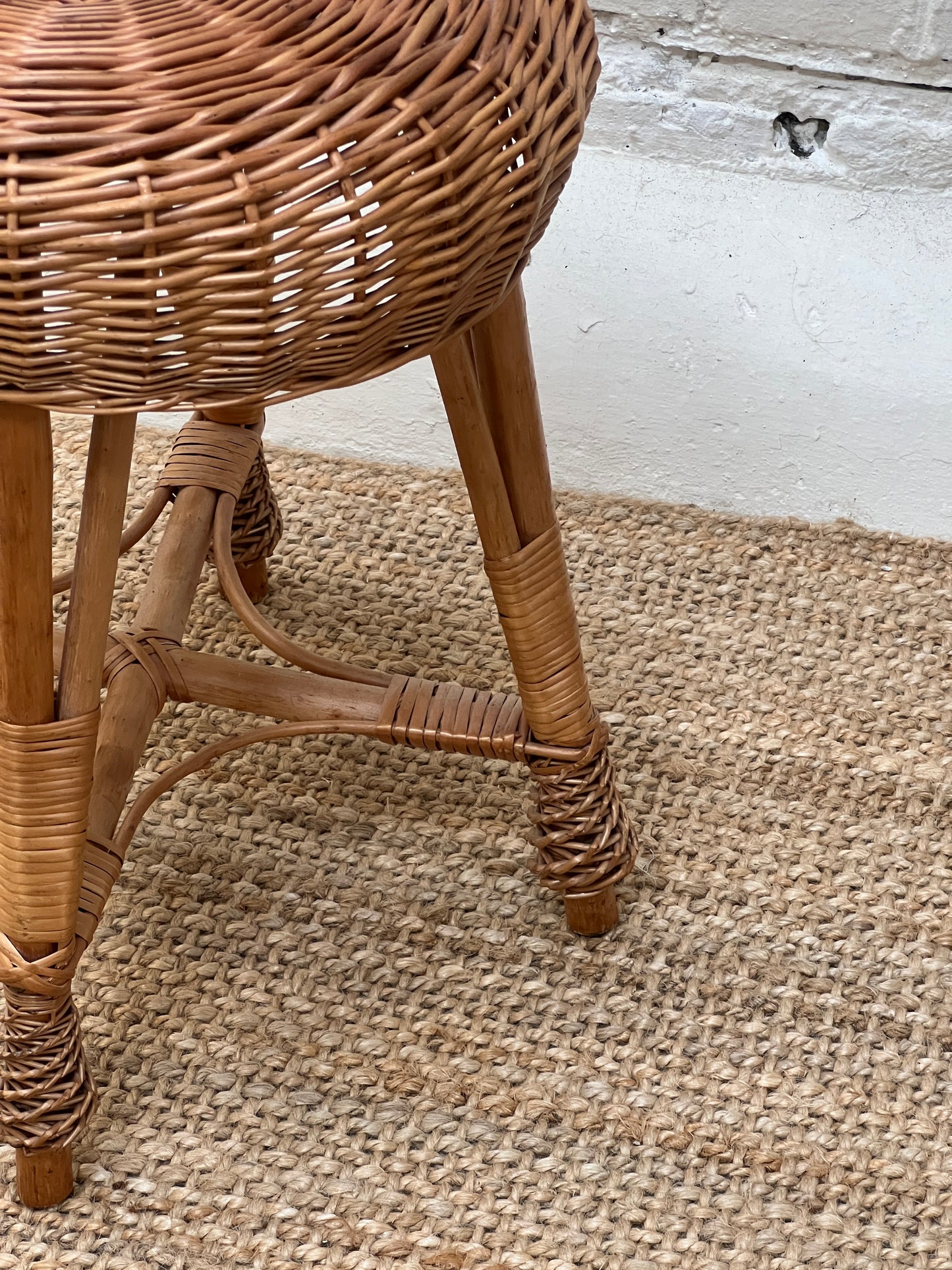 WICKER SIDE STOOL