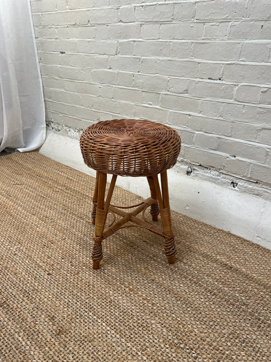 WICKER SIDE STOOL