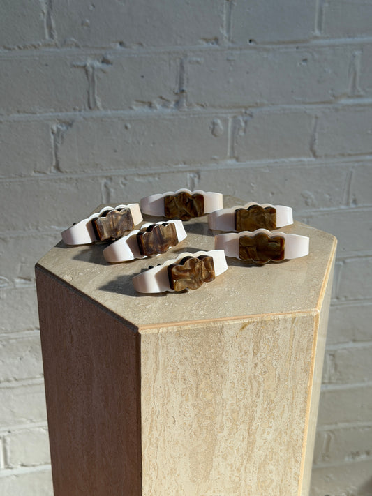 ART DECO CREAM & BROWN WIGGLE PULL HANDLES