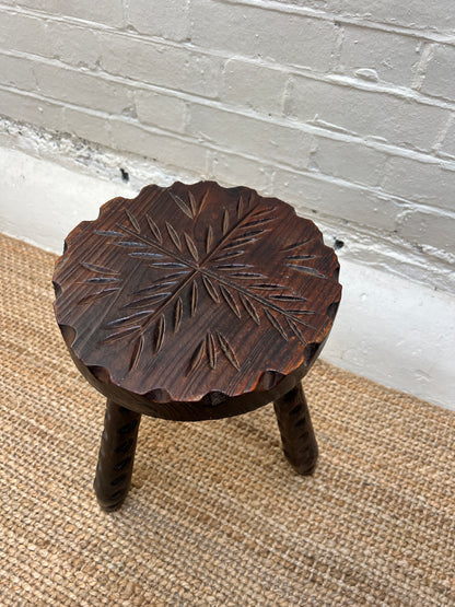 CHISELED SIDE STOOL