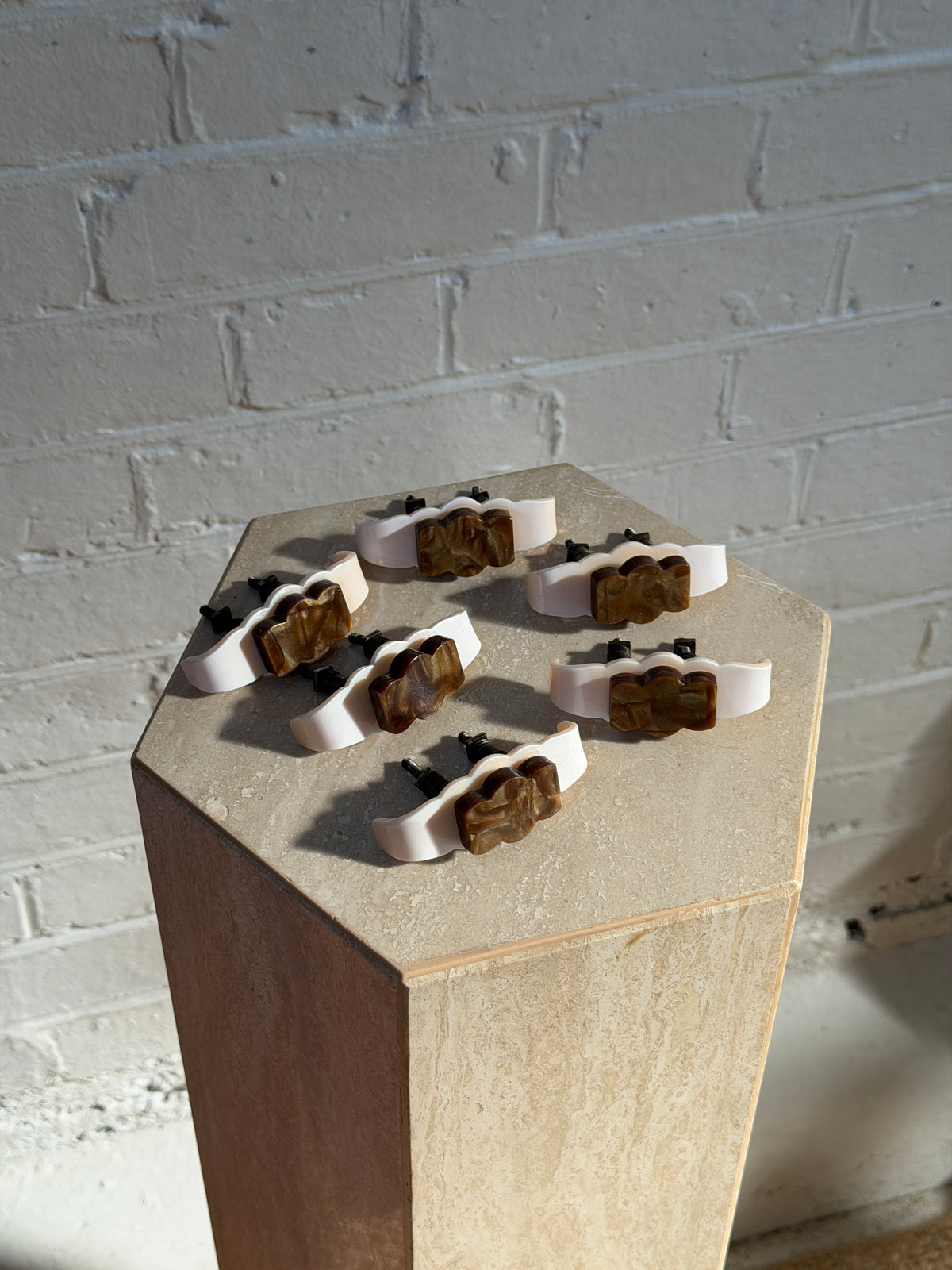 ART DECO CREAM & BROWN WIGGLE PULL HANDLES