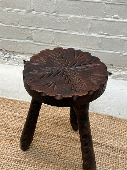 CHISELED SIDE STOOL