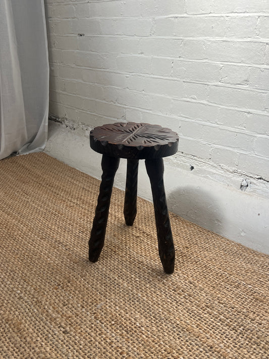 CHISELED SIDE STOOL