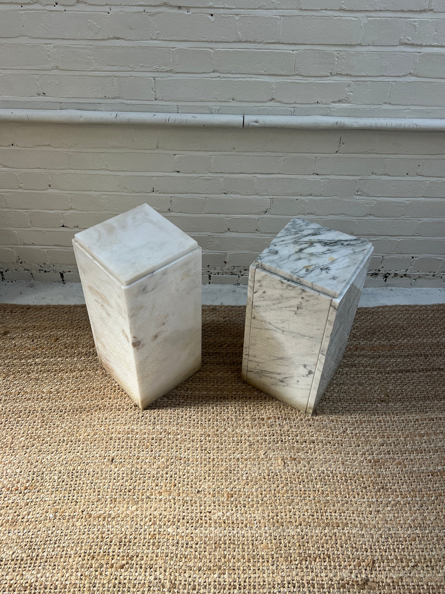 SMALL MARBLE PLINTH