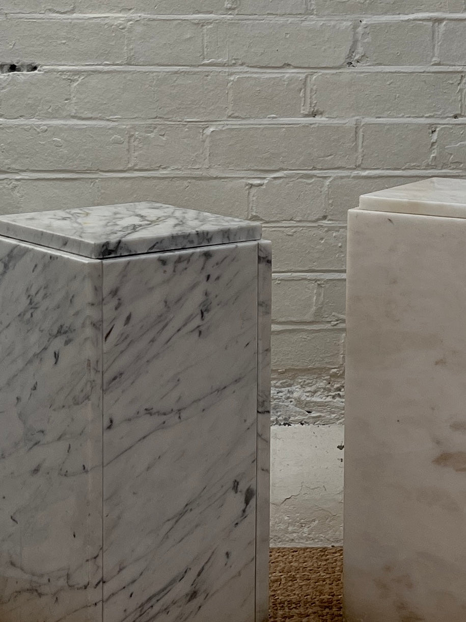 SMALL MARBLE PLINTH – GREY