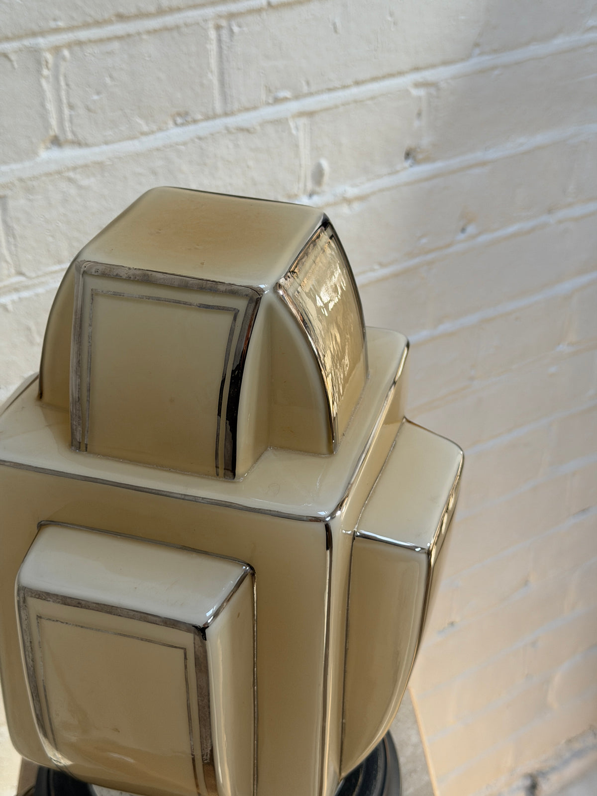 ART DECO TABLE LAMP