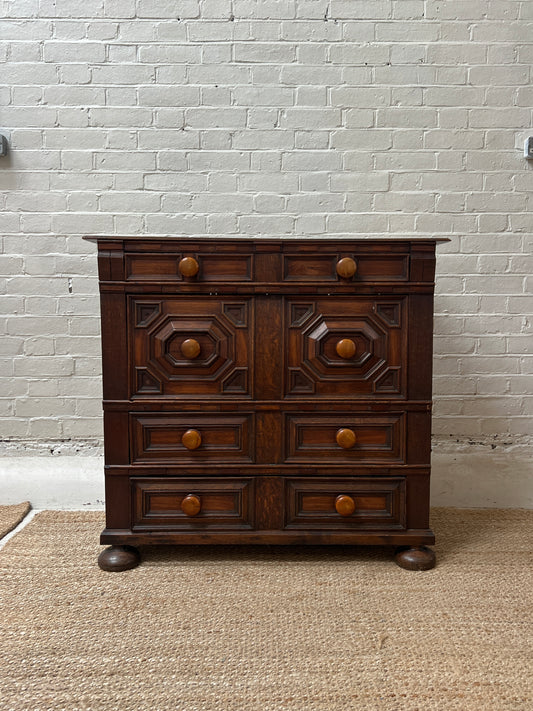 18TH CENTURY OAK CHEST OF DRAWERS
