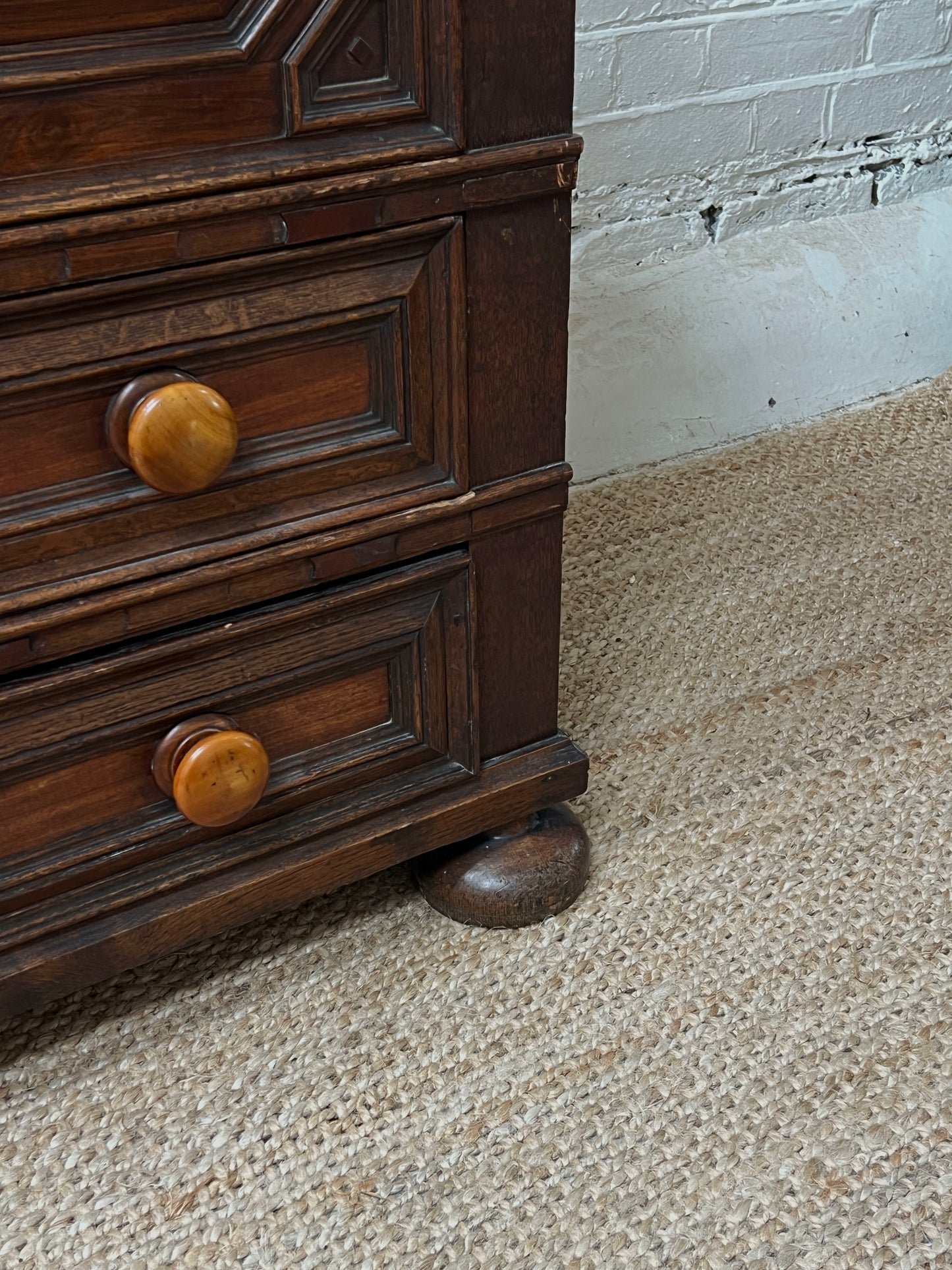 18TH CENTURY OAK CHEST OF DRAWERS