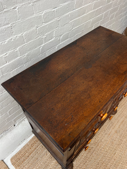 18TH CENTURY OAK CHEST OF DRAWERS