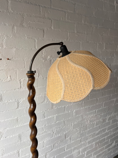 BROWN WIGGLE FLOOR LAMP WITH PETAL SHADE
