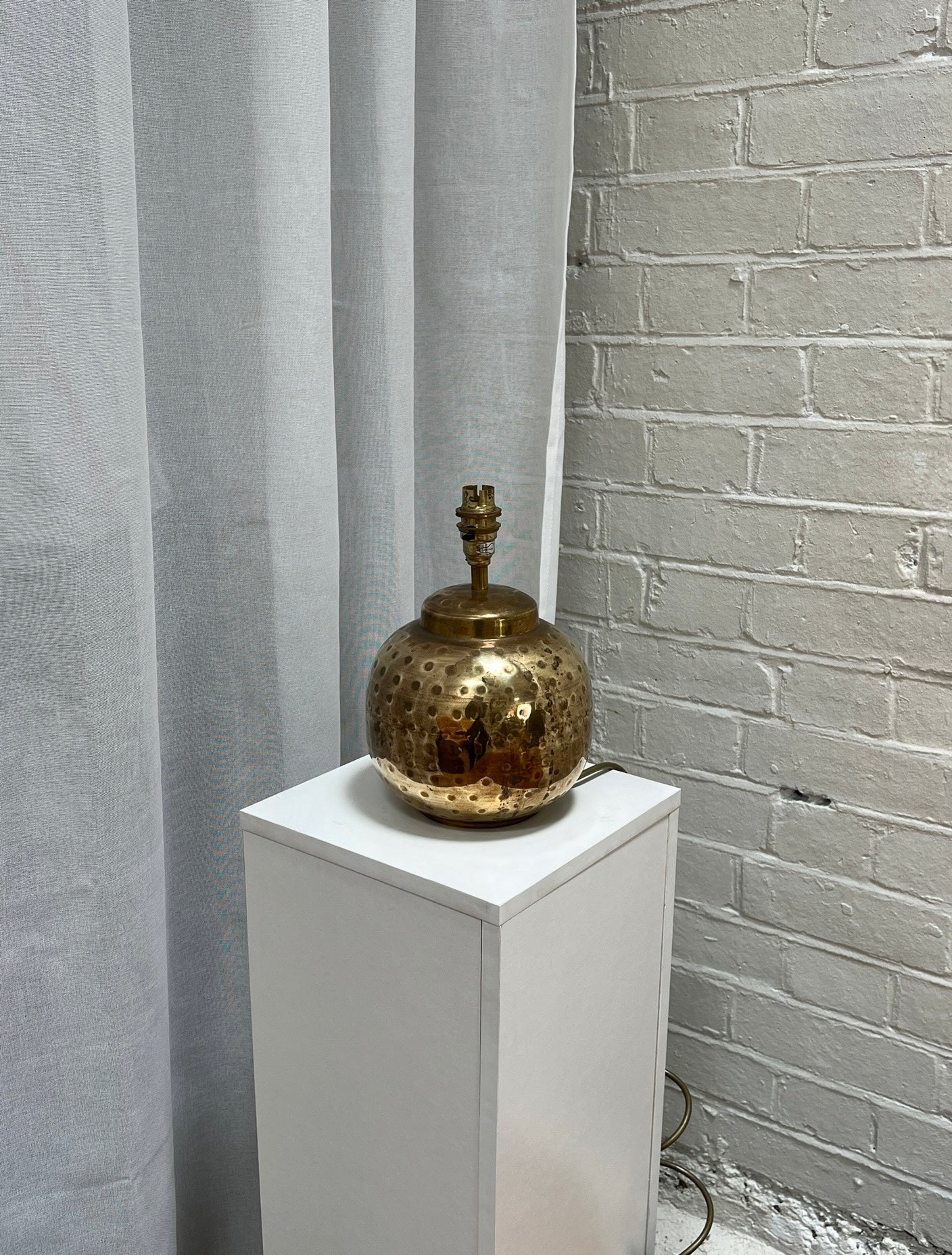 BRASS BALL LAMP