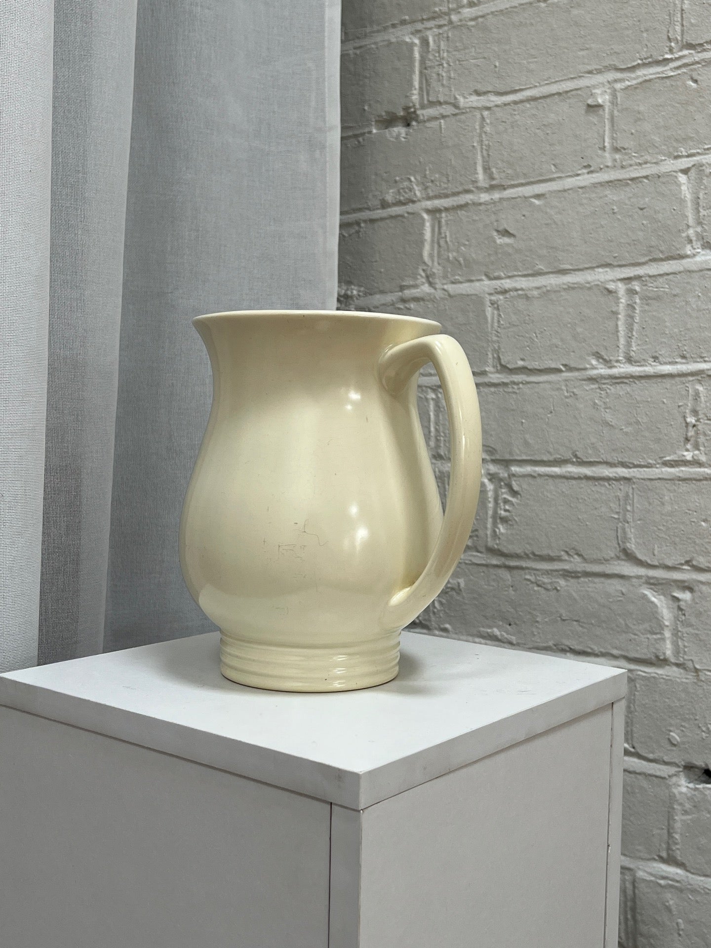 BUTTER YELLOW JUG