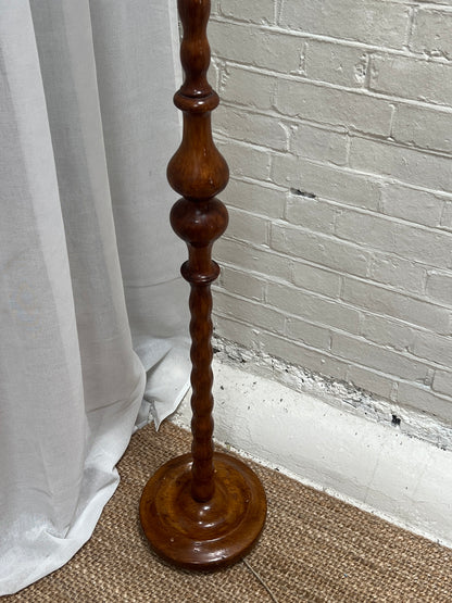 TALL BOBBIN FLOOR LAMP