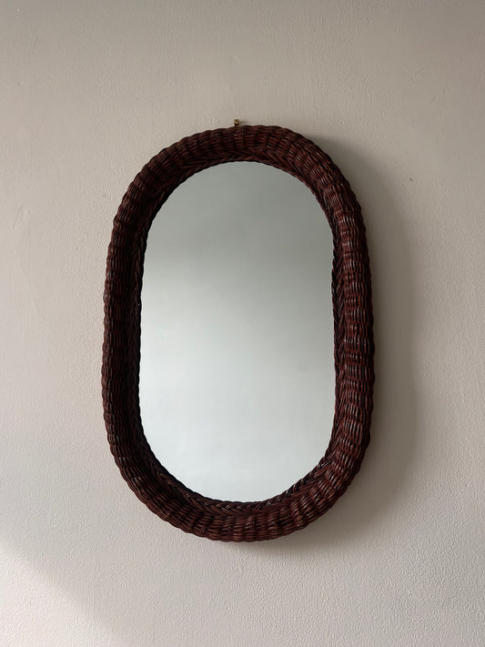 OVAL WICKER MIRROR