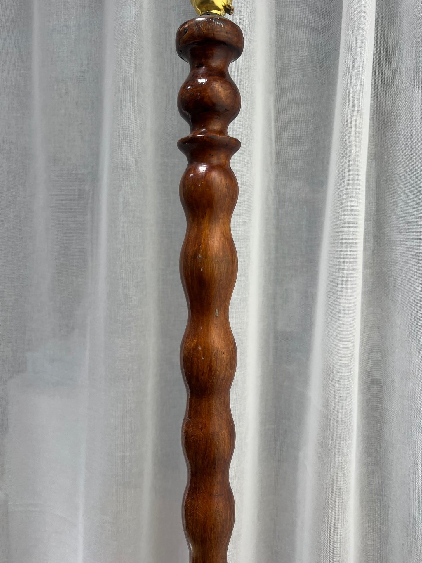TALL BOBBIN FLOOR LAMP