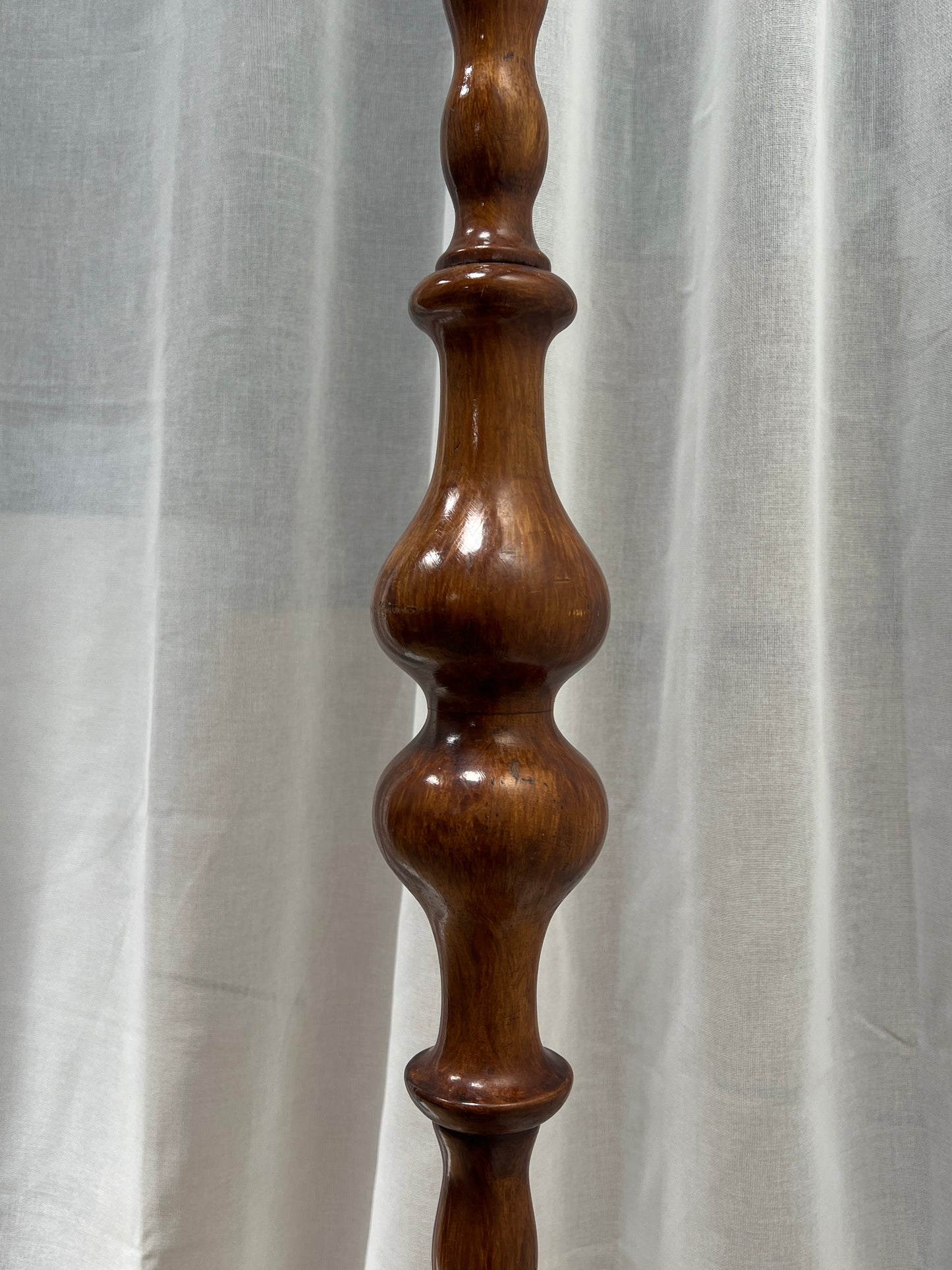 TALL BOBBIN FLOOR LAMP