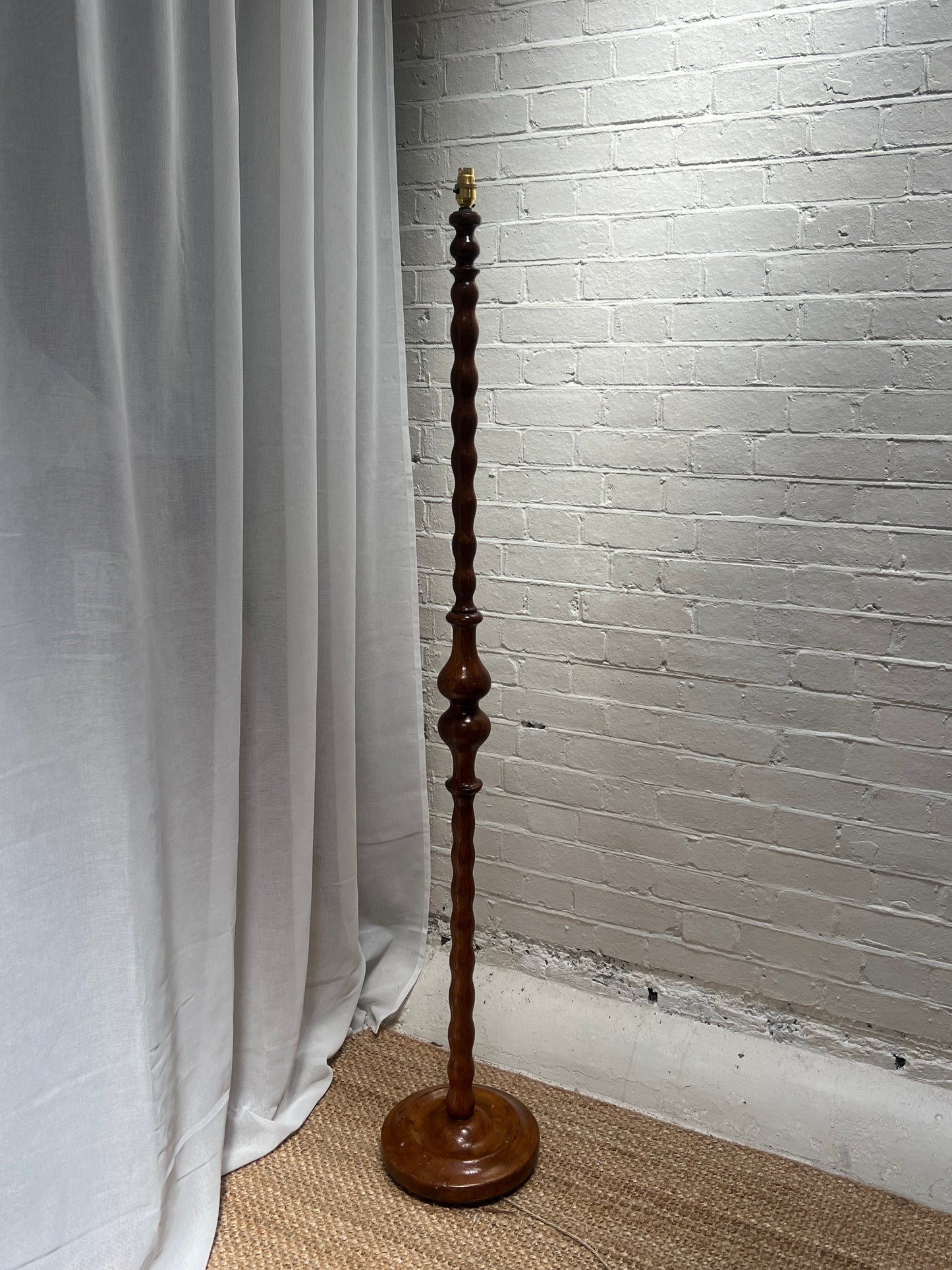 TALL BOBBIN FLOOR LAMP