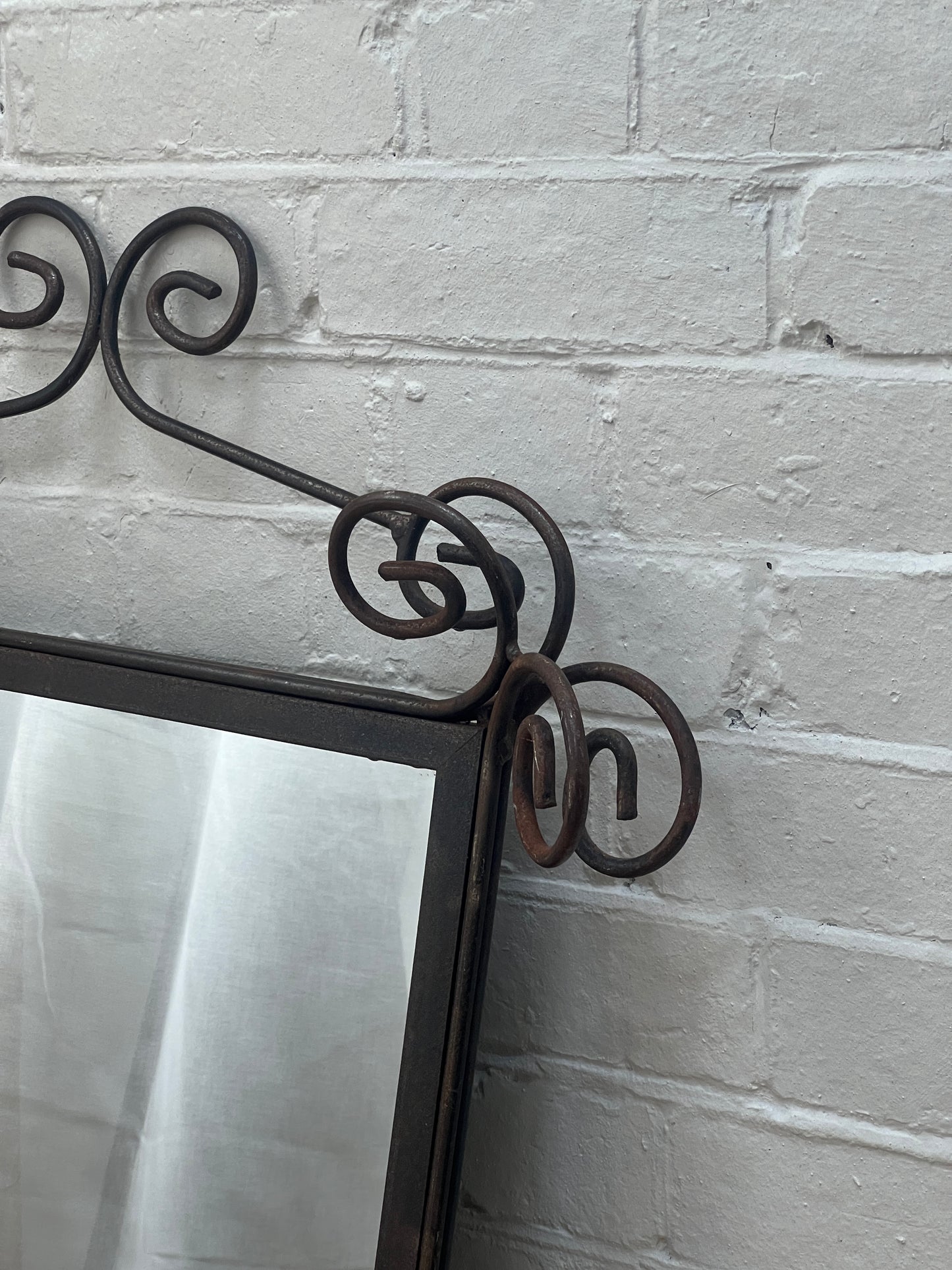 SPRIAL IRON MIRROR
