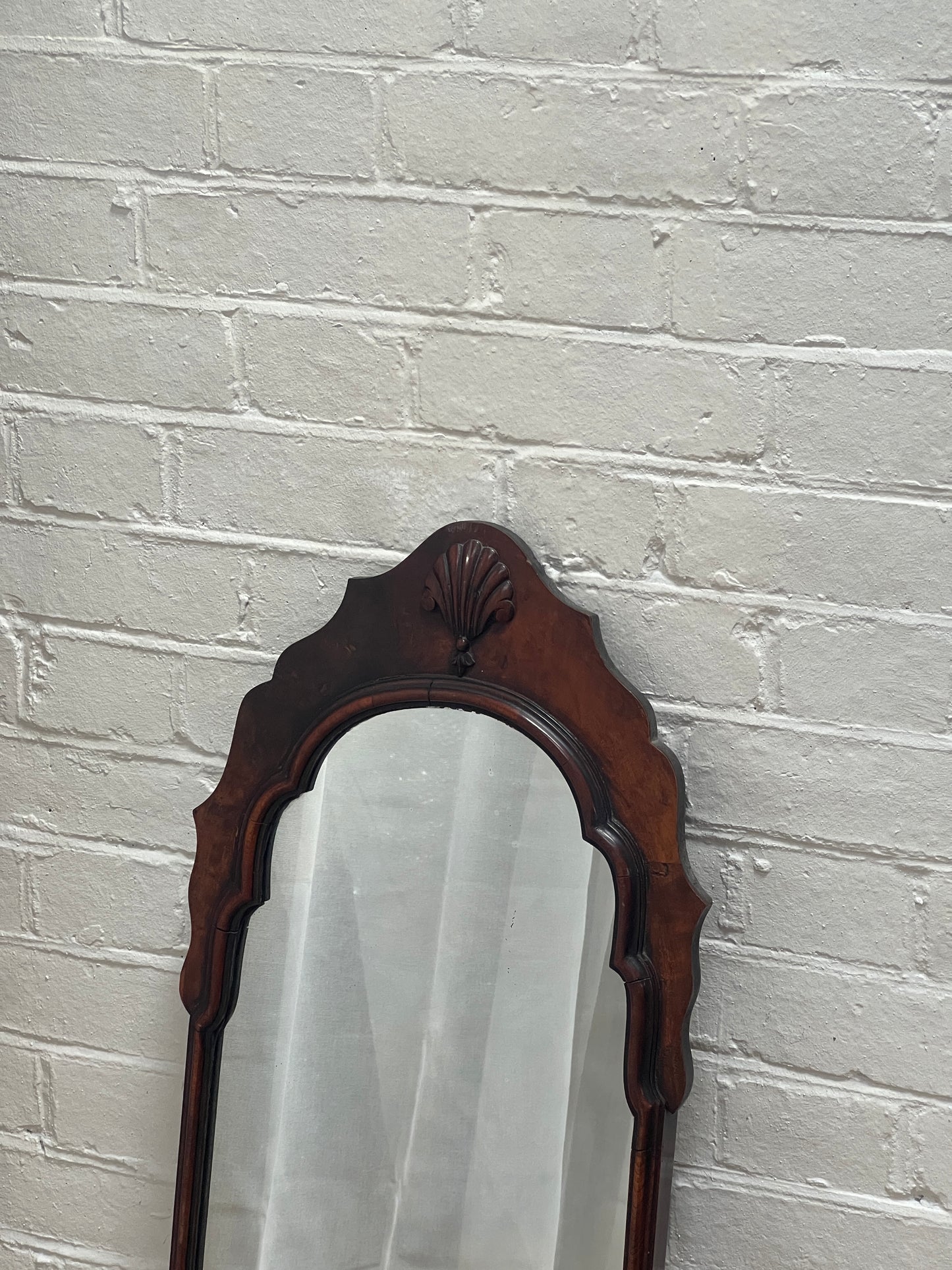 SLIM SHELL WALL MIRROR