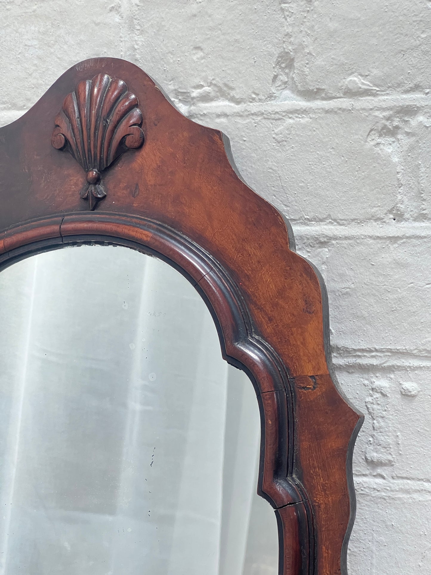 SLIM SHELL WALL MIRROR