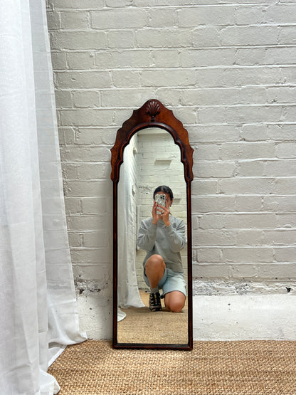 SLIM SHELL WALL MIRROR