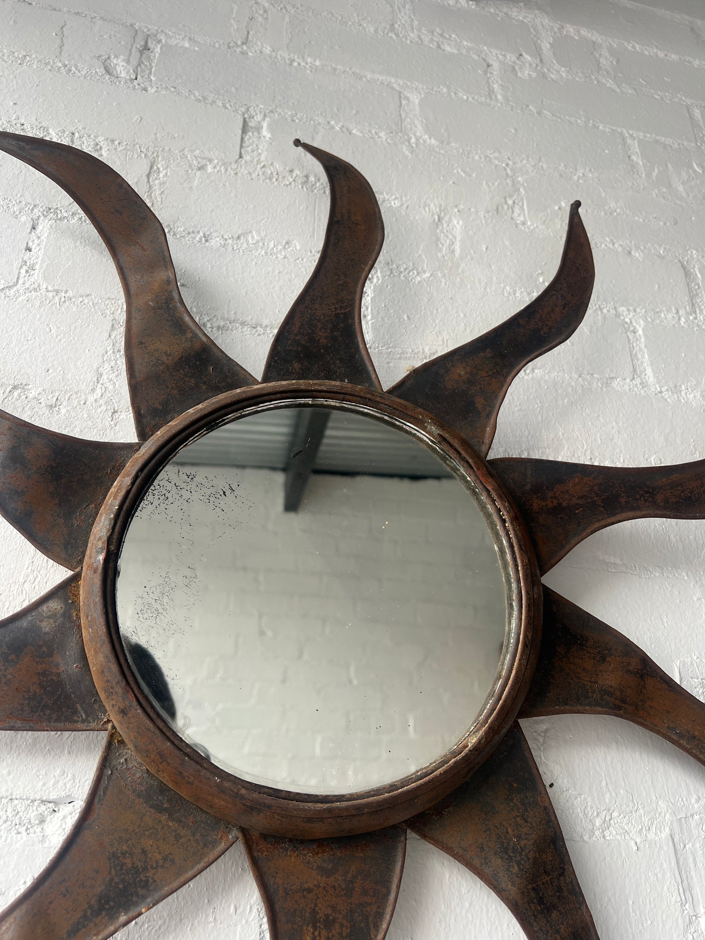 RUSTED IRON SUNBURST MIRROR