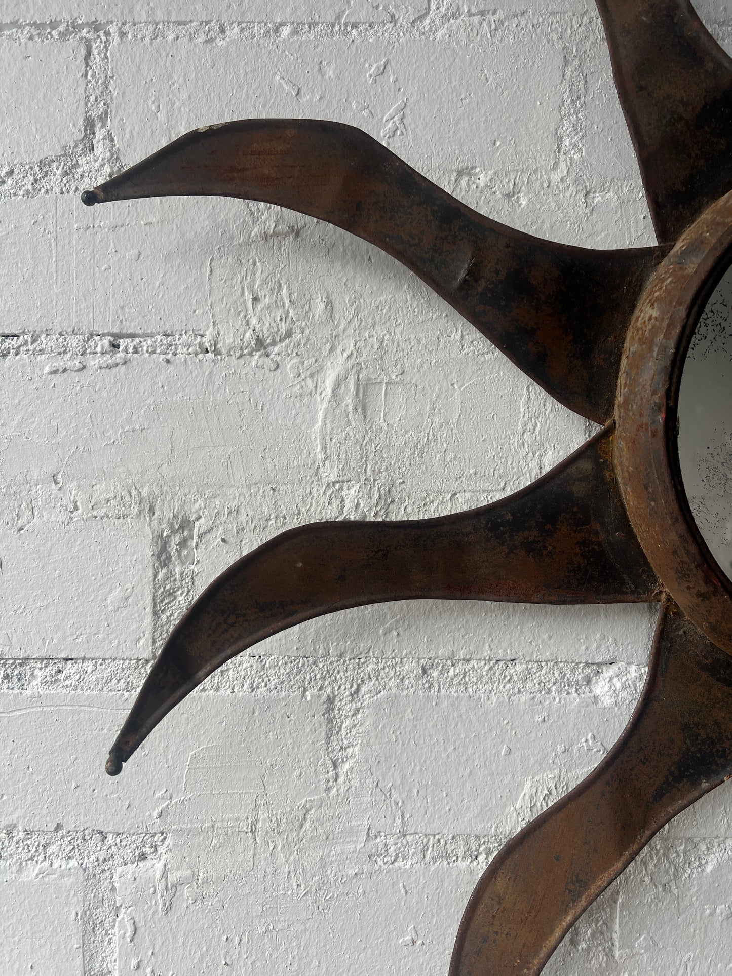RUSTED IRON SUNBURST MIRROR
