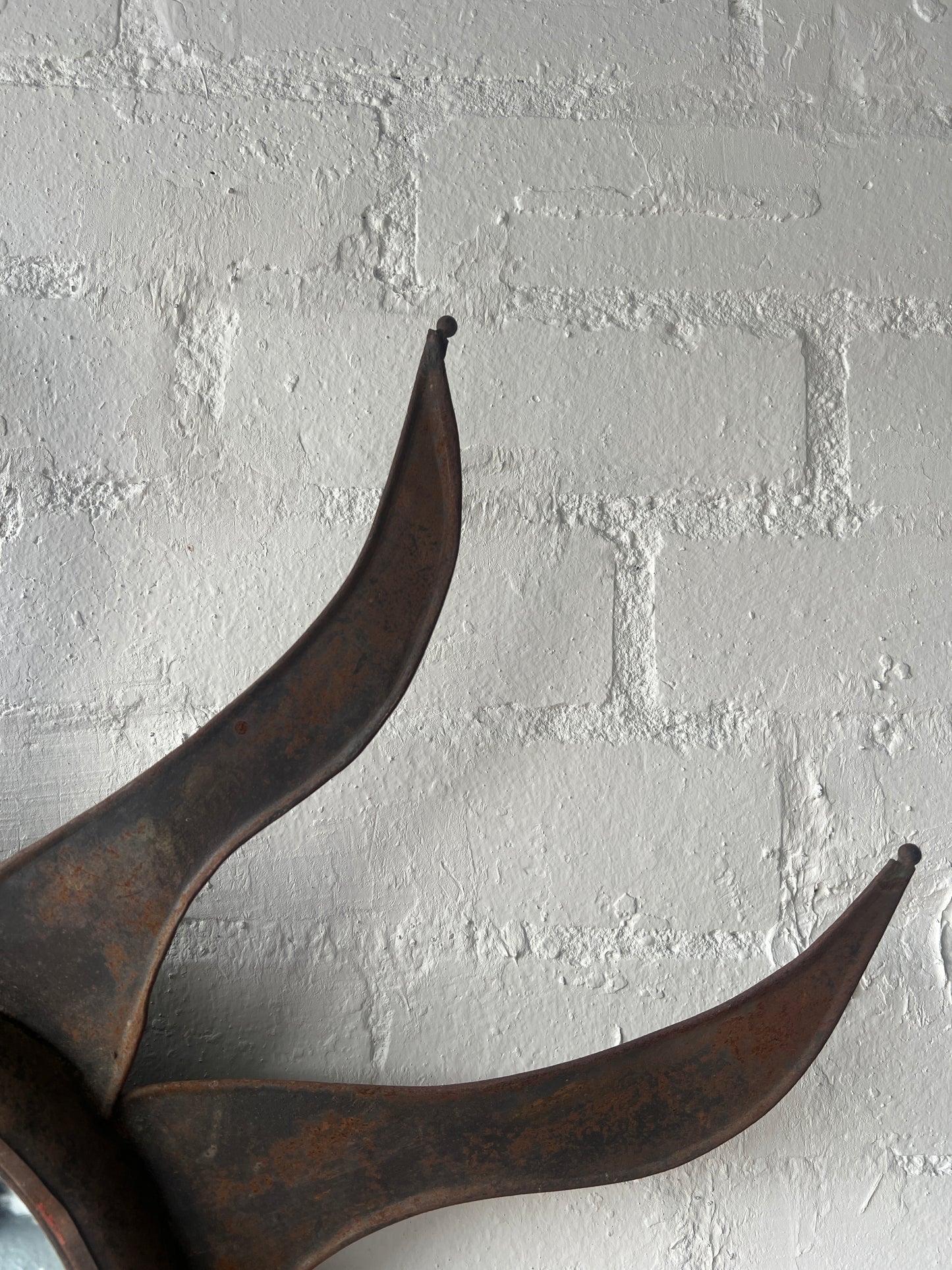 RUSTED IRON SUNBURST MIRROR