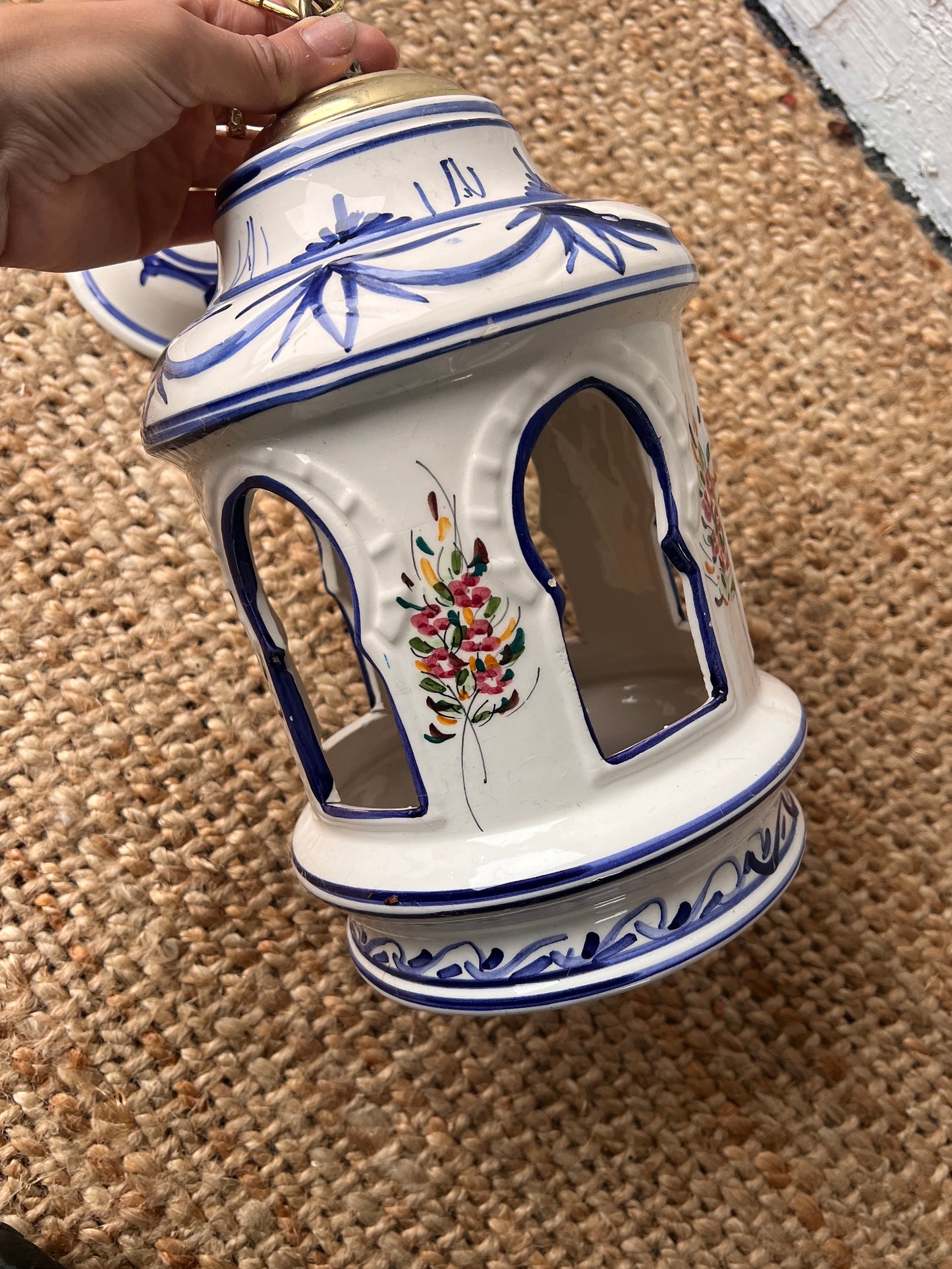 SMALL CERAMIC CEILING PENDANT