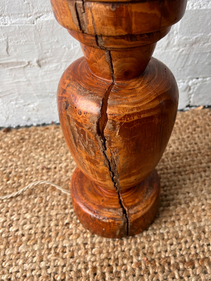 WOODEN URN SHAPED TABLE LAMP