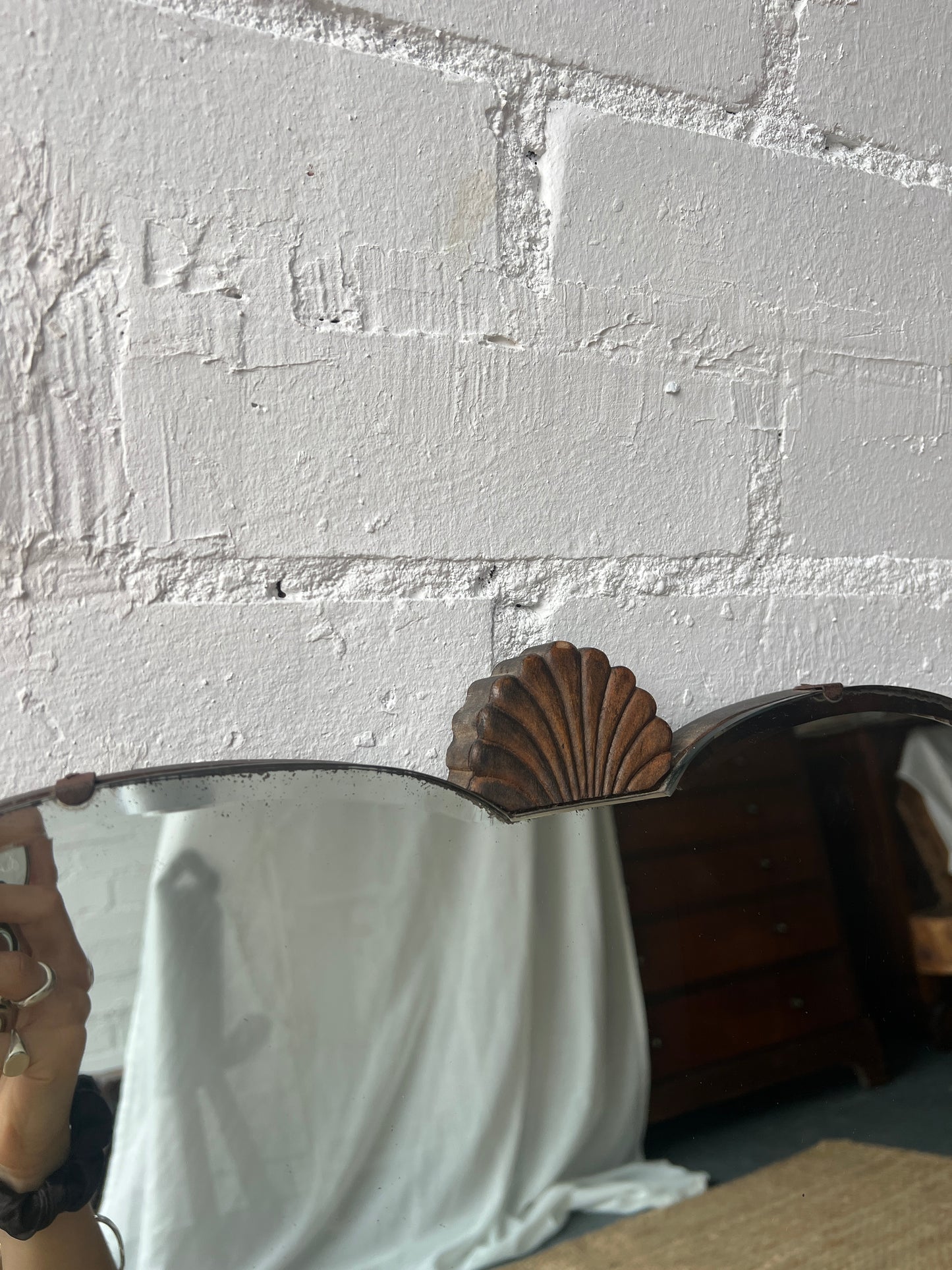 LARGE ART DECO MIRROR WITH SHELL