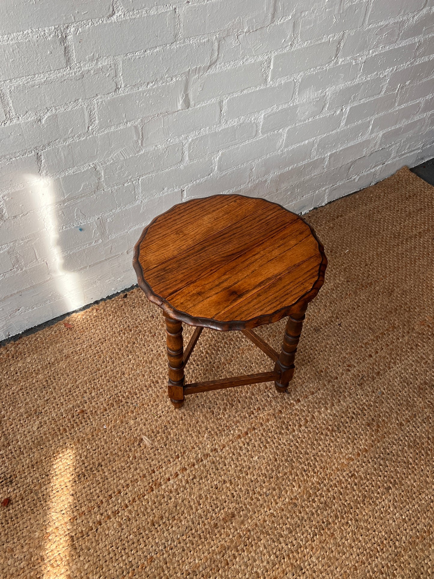WAVY EDGE SIDE WOODEN TABLE
