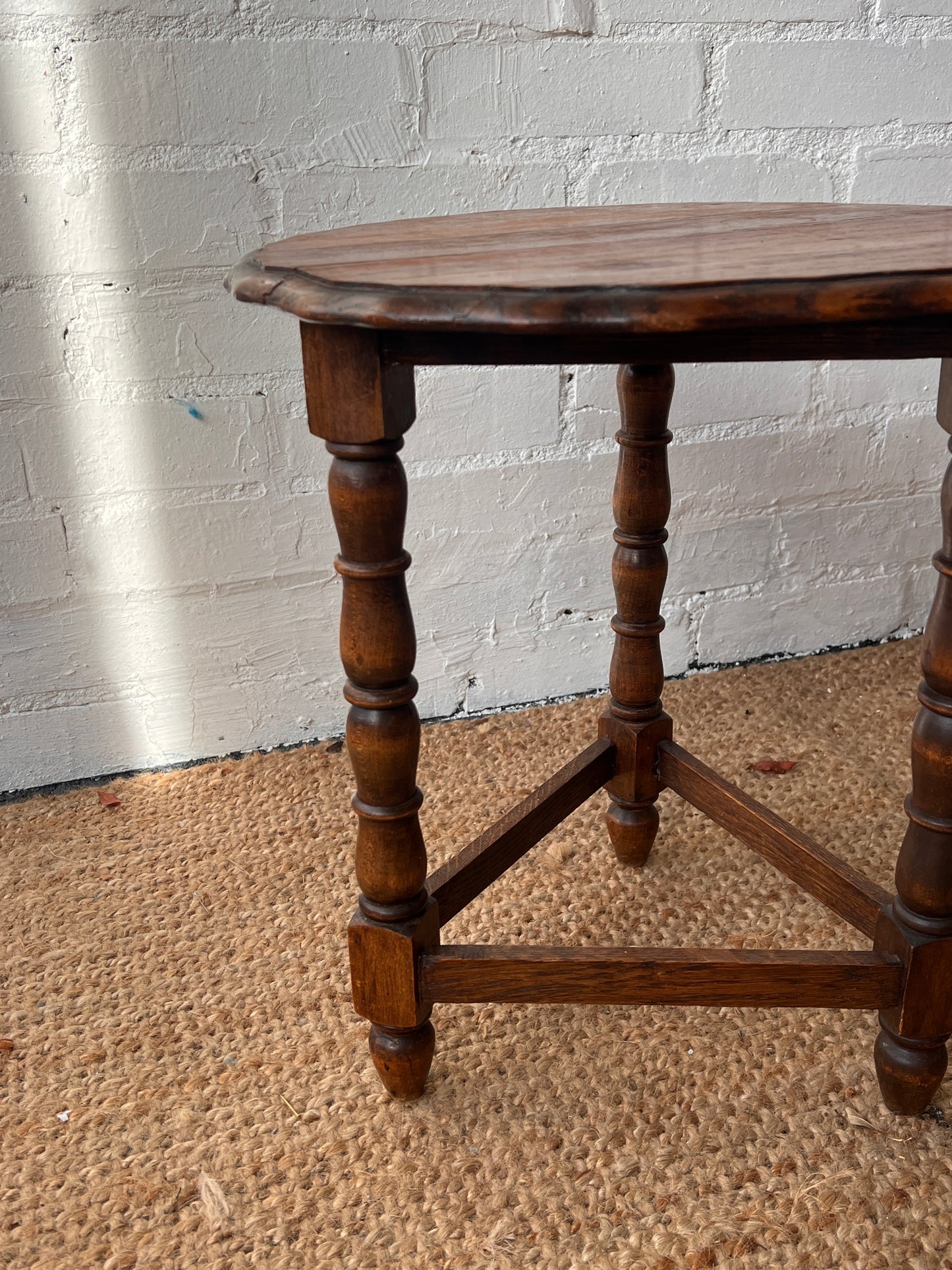 WAVY EDGE SIDE WOODEN TABLE