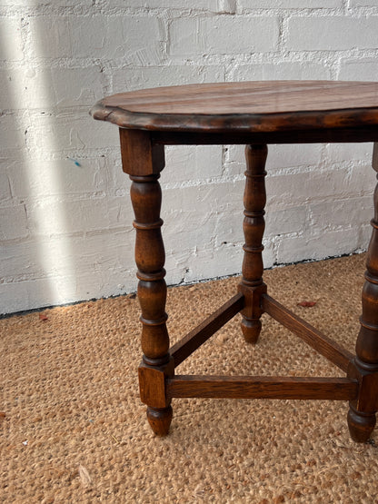 WAVY EDGE SIDE WOODEN TABLE