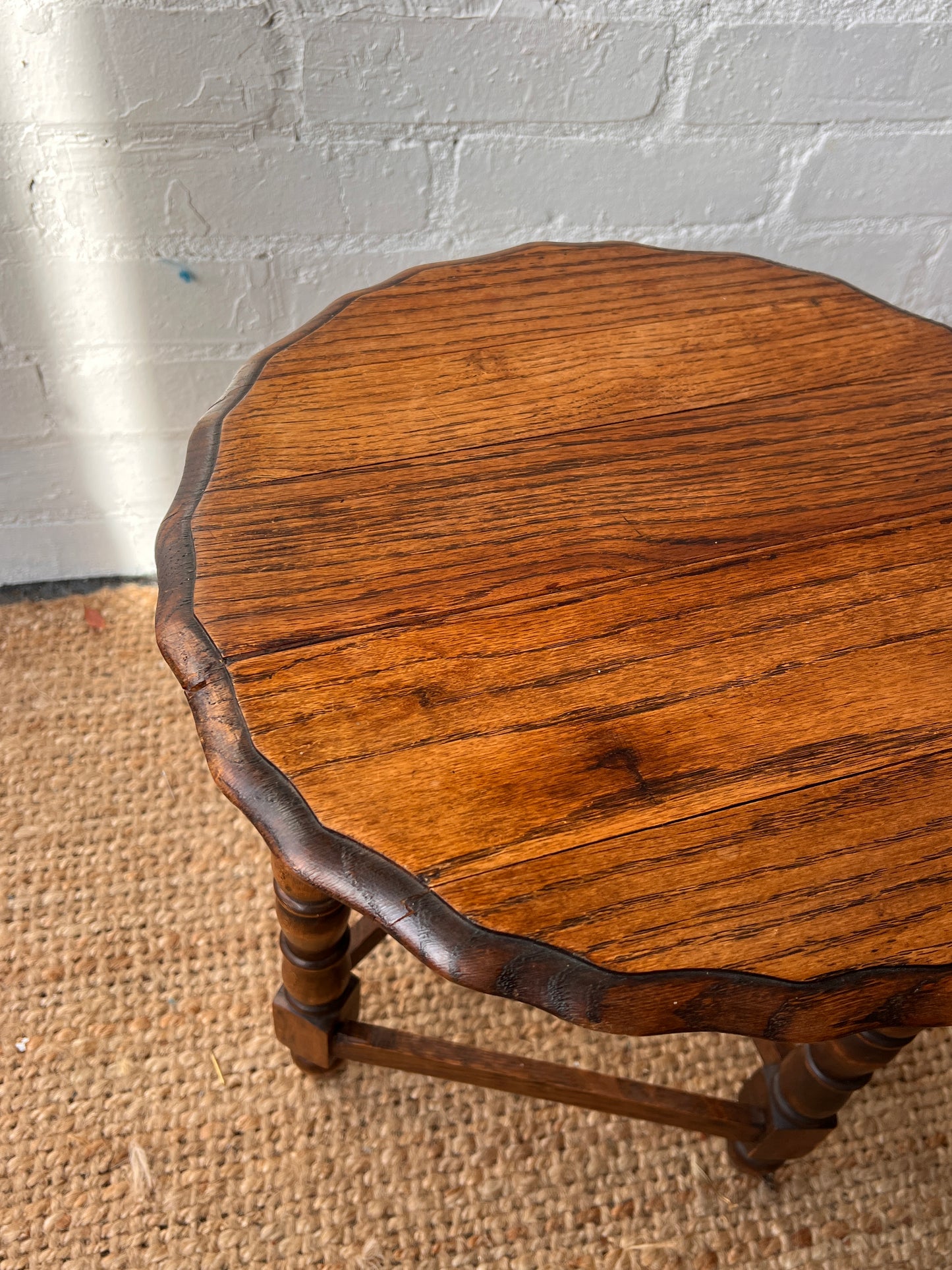 WAVY EDGE SIDE WOODEN TABLE