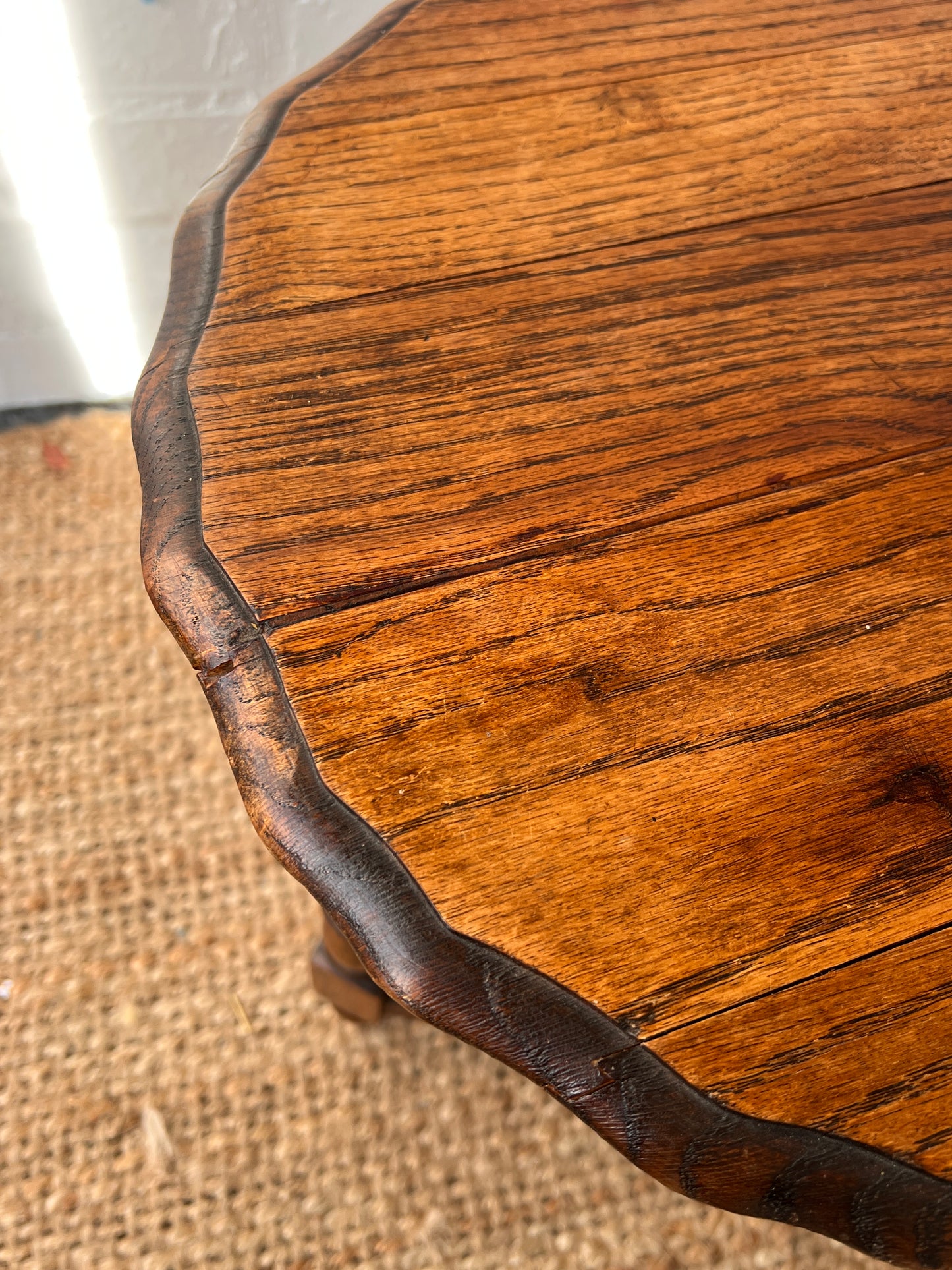 WAVY EDGE SIDE WOODEN TABLE