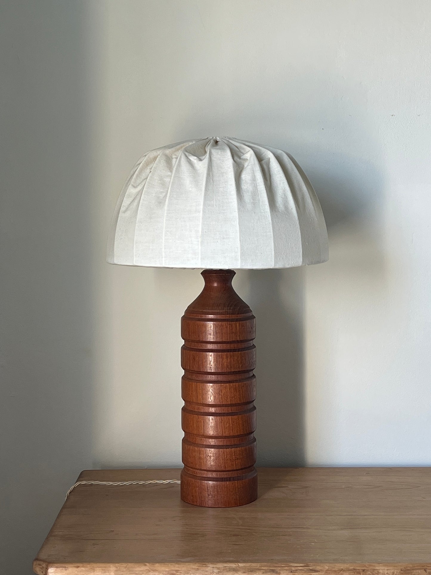 TURNED WOODEN LAMP WITH DOME SHADE