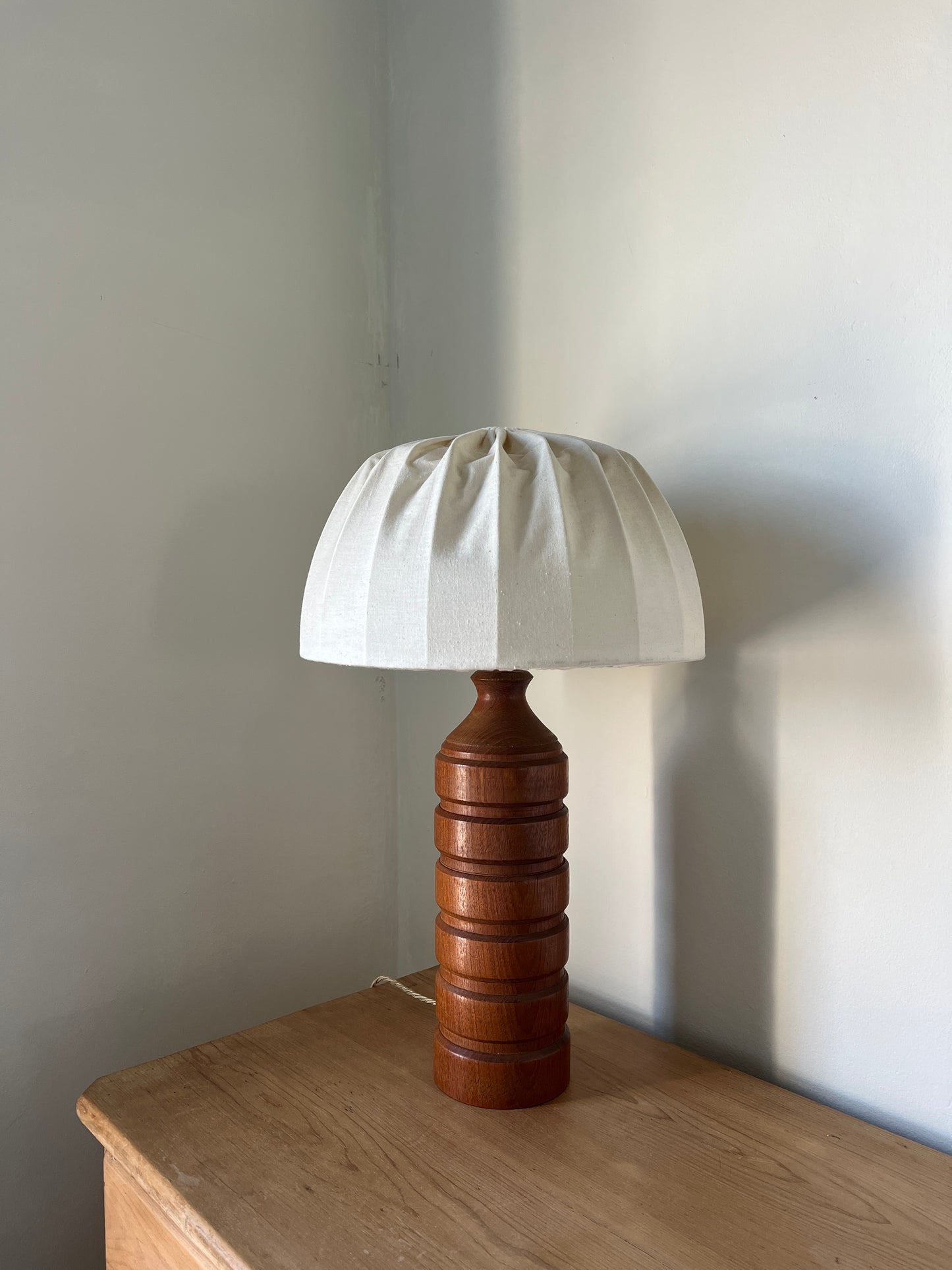 TURNED WOODEN LAMP WITH DOME SHADE