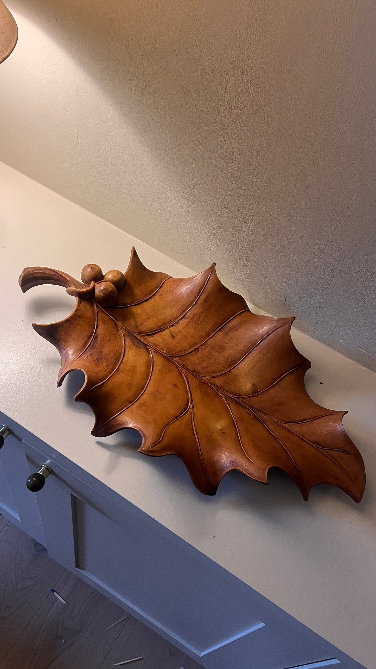 DECORATIVE YEW WOOD HOLLY