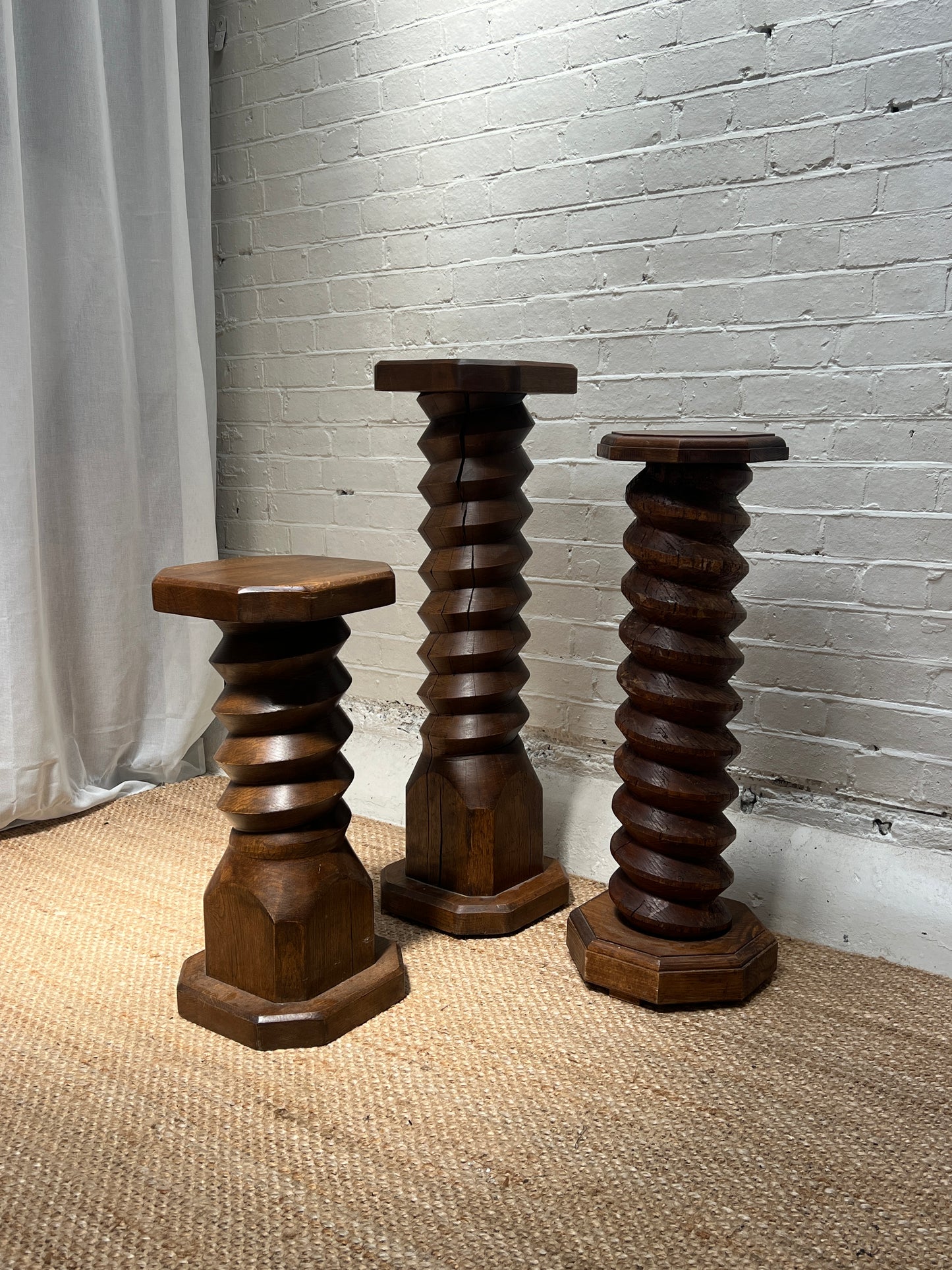 MEDIUM FRENCH CORKSCREW PLINTH