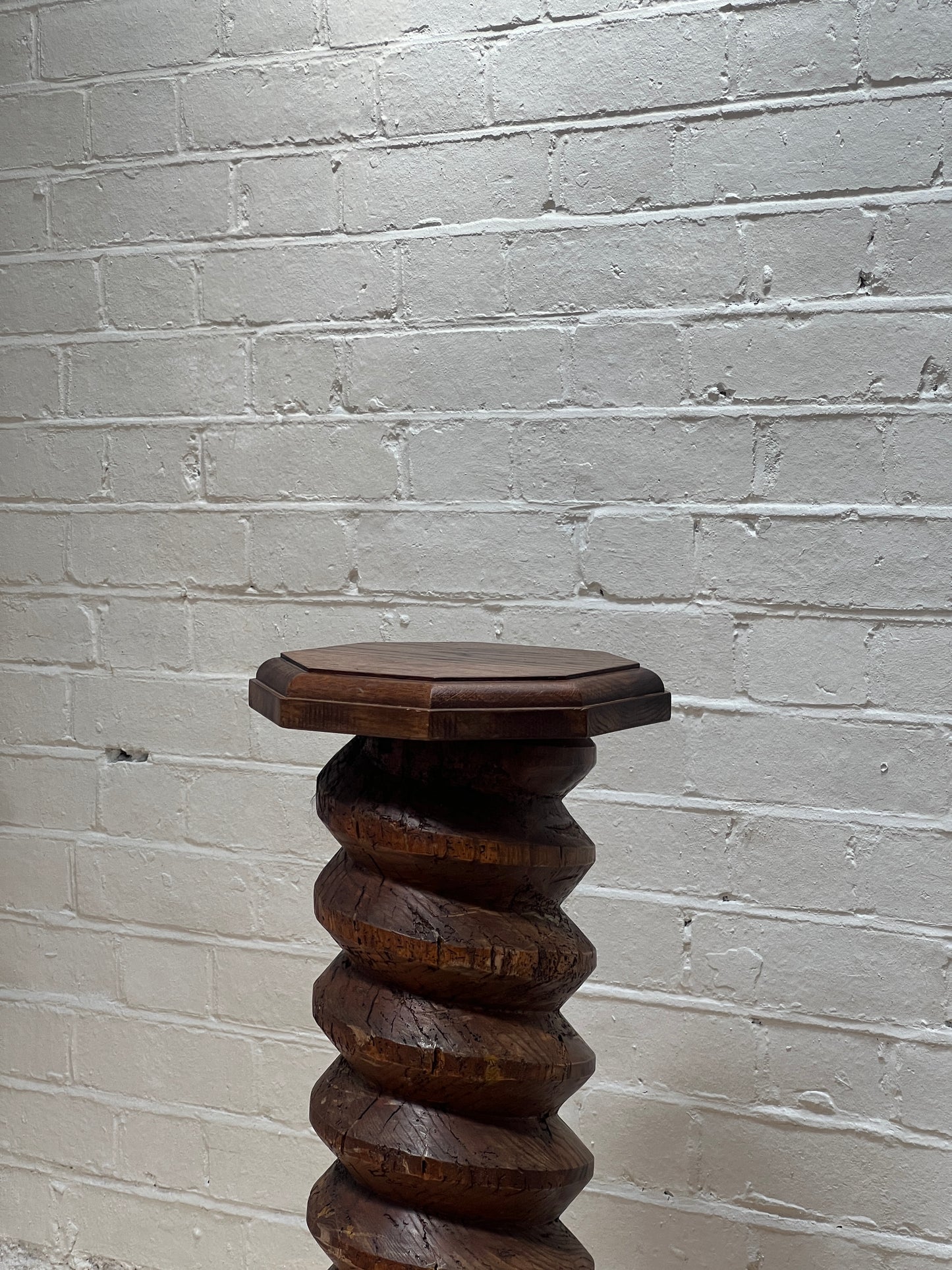 MEDIUM FRENCH CORKSCREW PLINTH