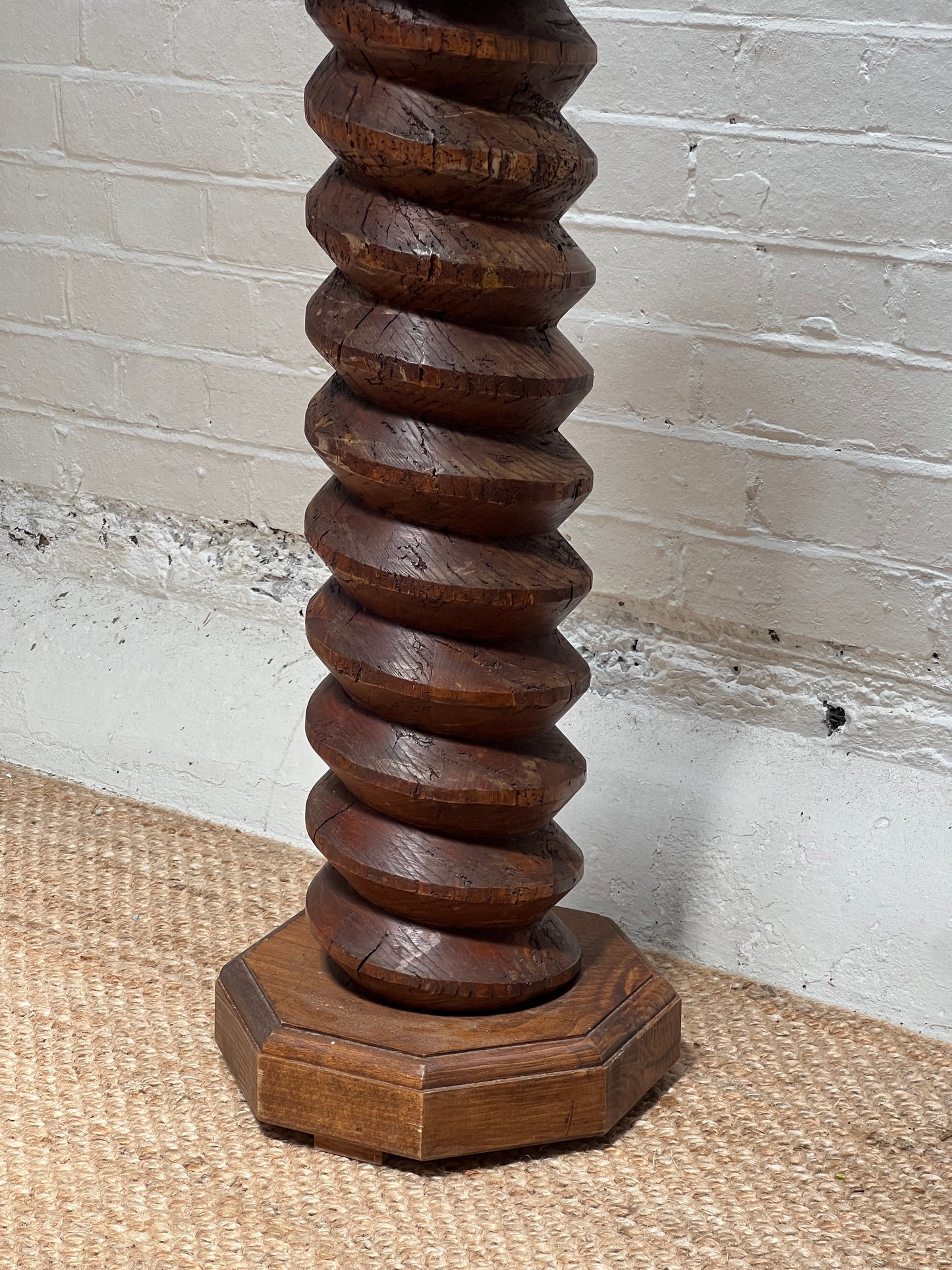 MEDIUM FRENCH CORKSCREW PLINTH