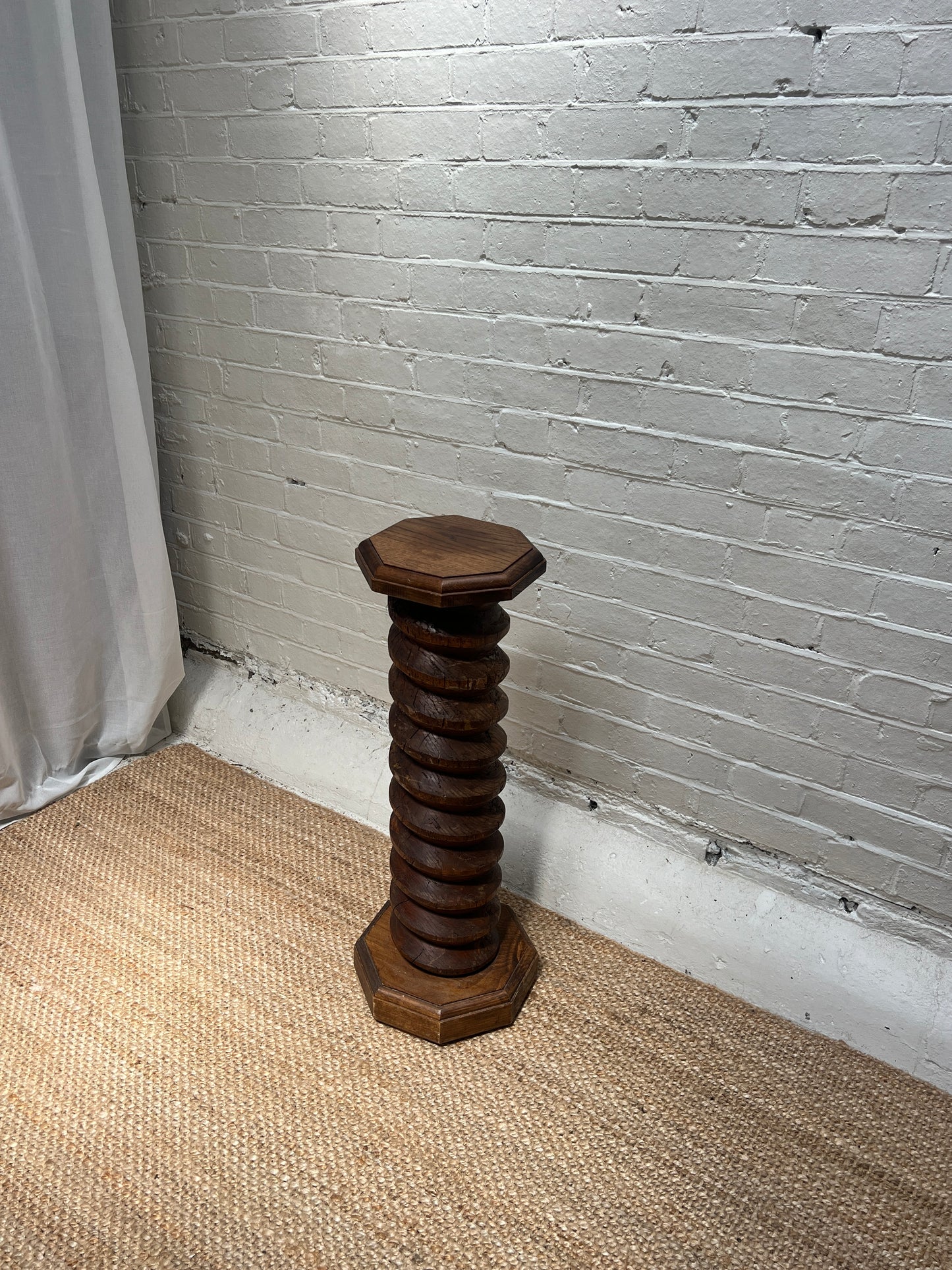 MEDIUM FRENCH CORKSCREW PLINTH